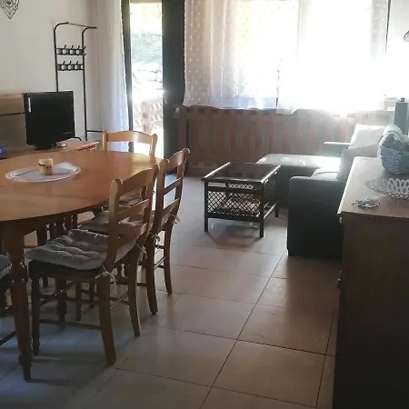 Confortable Et Bien Equipe, Idealement Situe Au Centre De Pra-loup Avec Terrasse Oriente Sud-est - Fr-1-165a-158 * Uvernet-Fours