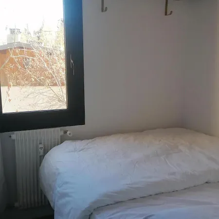 Confortable Et Bien Equipe, Idealement Situe Au Centre De Pra-loup Avec Terrasse Oriente Sud-est - Fr-1-165a-158